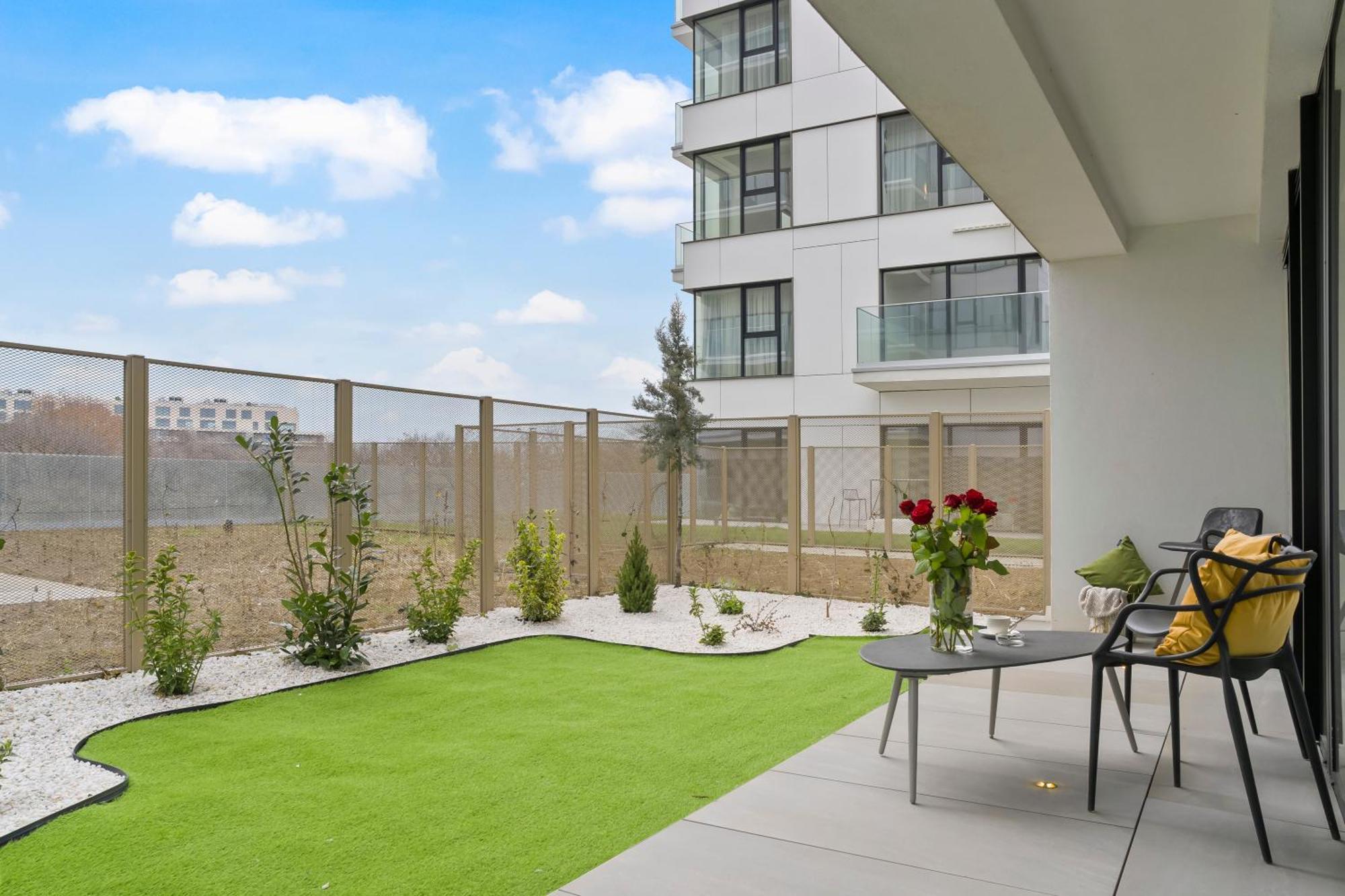 One Verdi Luxury Apartments Бухарест Экстерьер фото