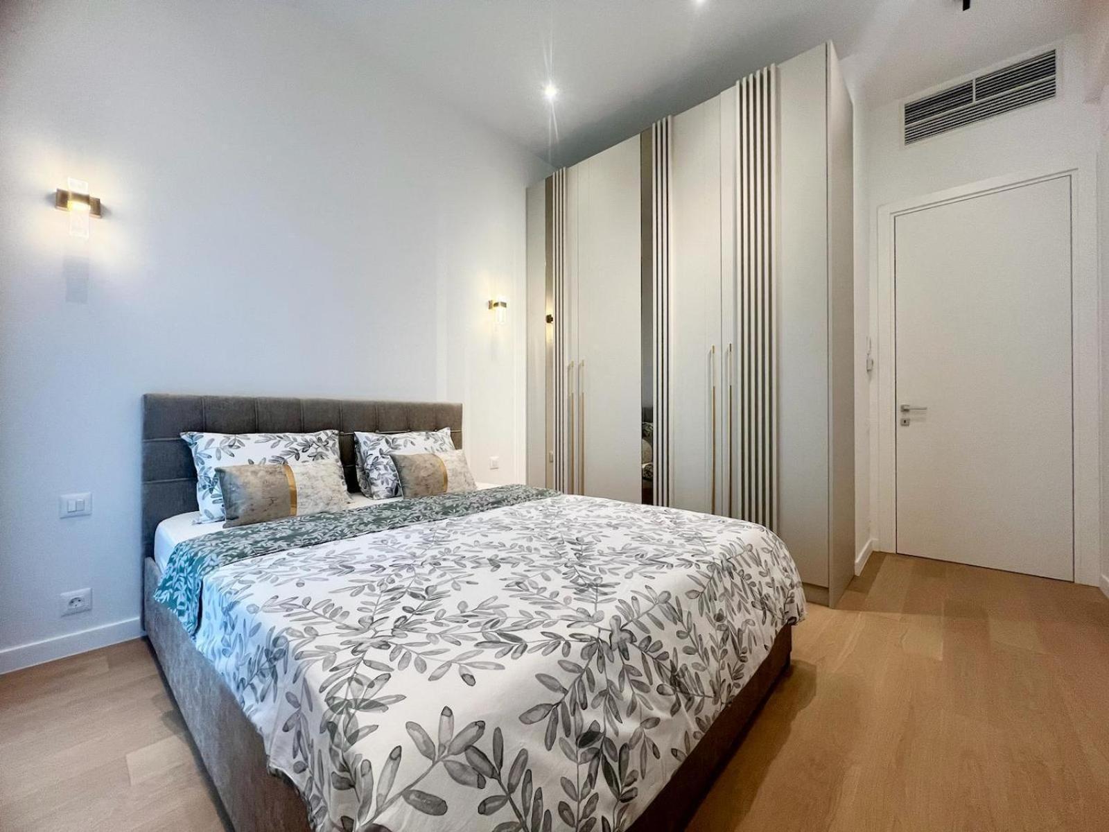 One Verdi Luxury Apartments Бухарест Экстерьер фото